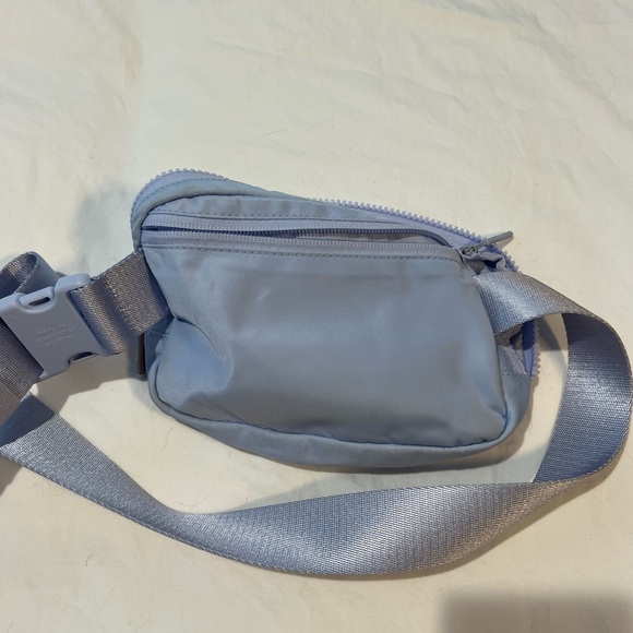 Lululemon Periwinkle Everywhere Belt Bag - Picture 4 of 5